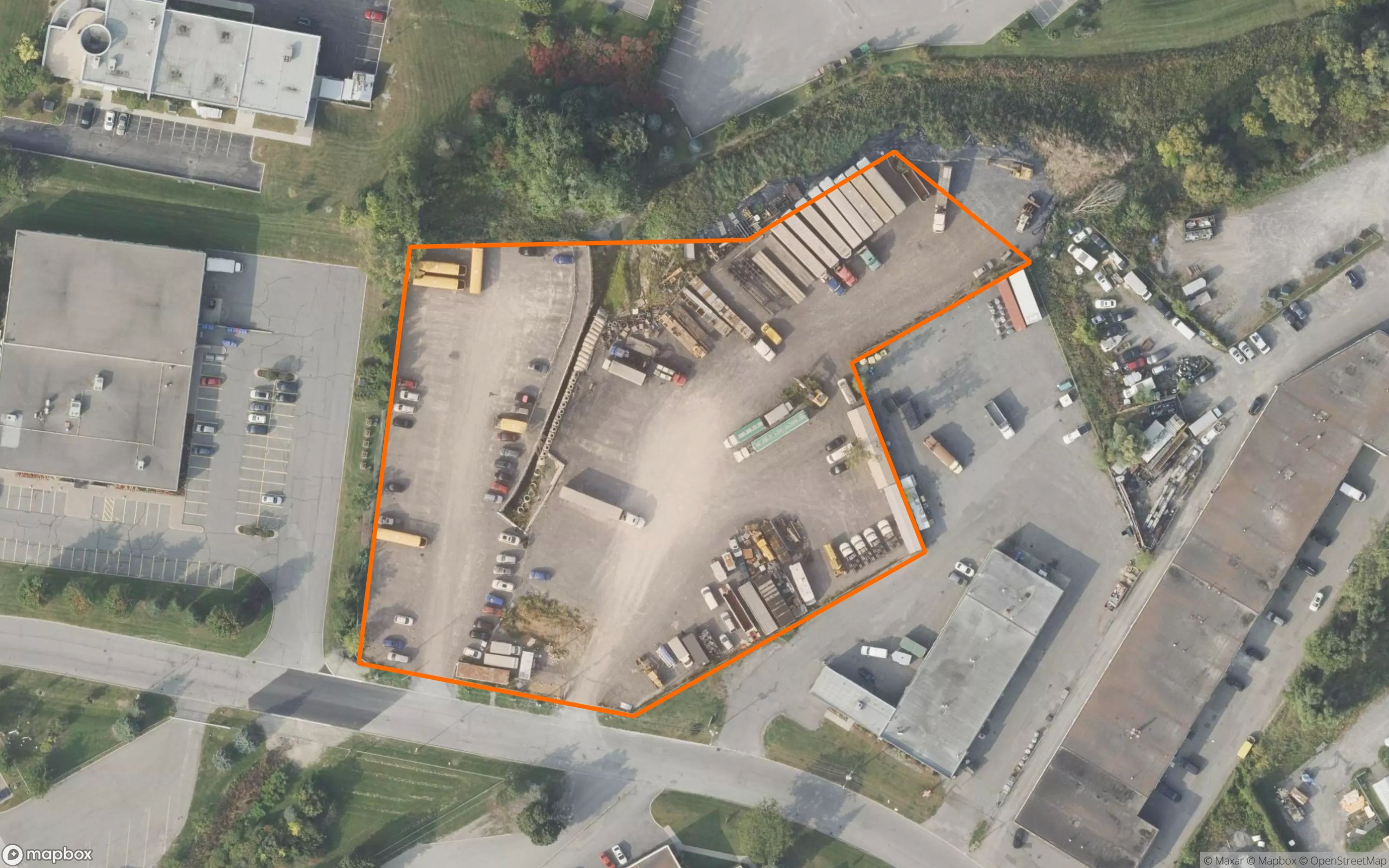 Truck and Trailer Parking in Hawthorne, Ottawa